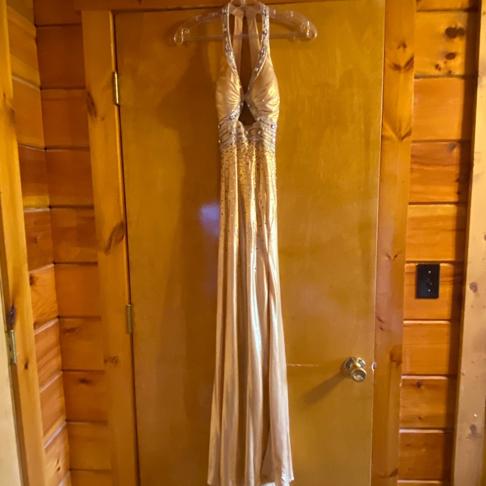 This dress is a Riva Design Beautifully made